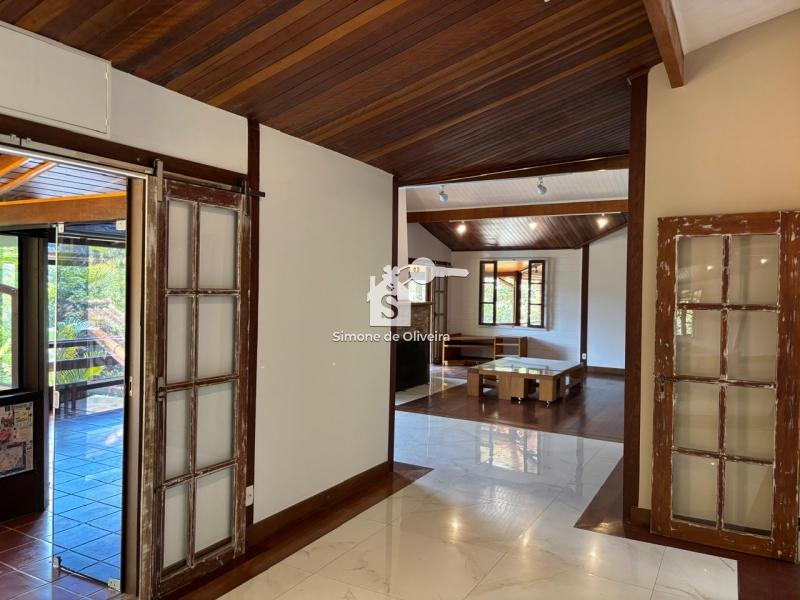 Comprar Casa em Itaipava, Petrópolis/RJ - Simone de Oliveira Imóveis