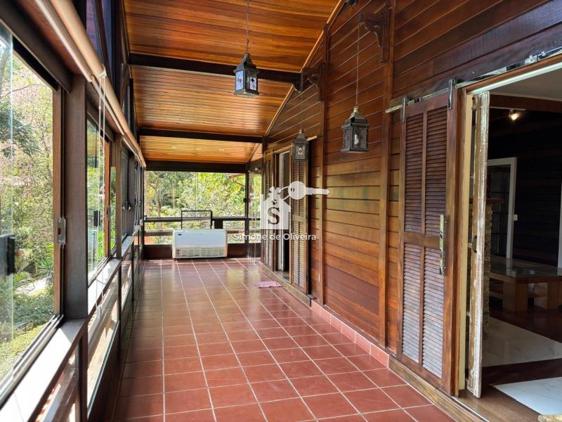 Comprar Casa em Itaipava, Petrópolis/RJ - Simone de Oliveira Imóveis
