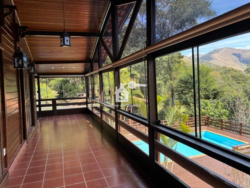 Comprar Casa em Itaipava, Petrópolis/RJ - Simone de Oliveira Imóveis