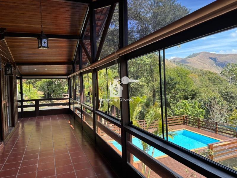 Comprar Casa em Itaipava, Petrópolis/RJ - Simone de Oliveira Imóveis