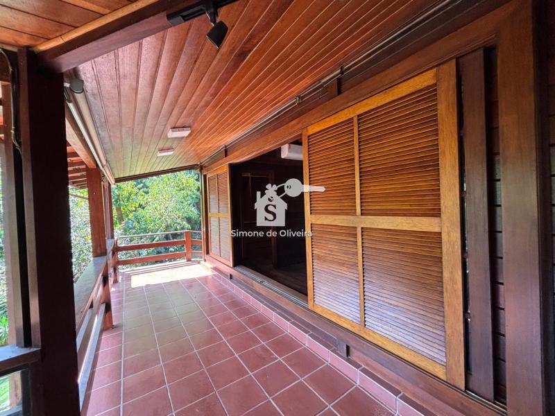 Comprar Casa em Itaipava, Petrópolis/RJ - Simone de Oliveira Imóveis