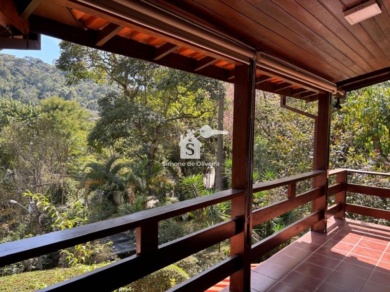 Comprar Casa em Itaipava, Petrópolis/RJ - Simone de Oliveira Imóveis