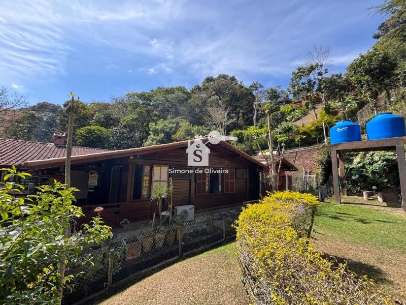 Comprar Casa em Itaipava, Petrópolis/RJ - Simone de Oliveira Imóveis