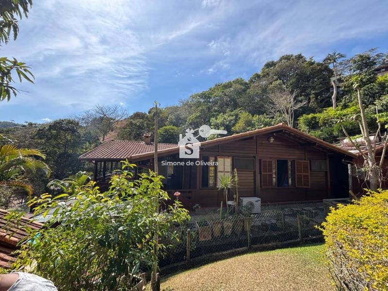 Comprar Casa em Itaipava, Petrópolis/RJ - Simone de Oliveira Imóveis