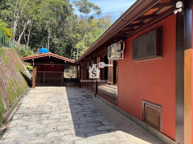 Comprar Casa em Itaipava, Petrópolis/RJ - Simone de Oliveira Imóveis