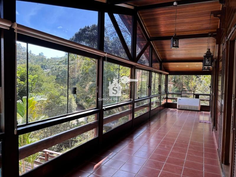 Comprar Casa em Itaipava, Petrópolis/RJ - Simone de Oliveira Imóveis