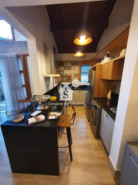 Comprar Casa em Itaipava, Petrópolis/RJ - Simone de Oliveira Imóveis
