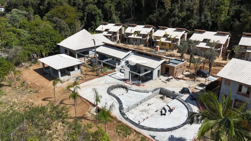 Comprar Casa em Itaipava, Petrópolis/RJ - Simone de Oliveira Imóveis