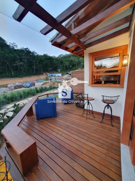 Comprar Casa em Itaipava, Petrópolis/RJ - Simone de Oliveira Imóveis
