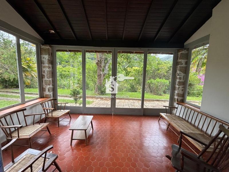 Comprar Casa em Itaipava, Petrópolis/RJ - Simone de Oliveira Imóveis