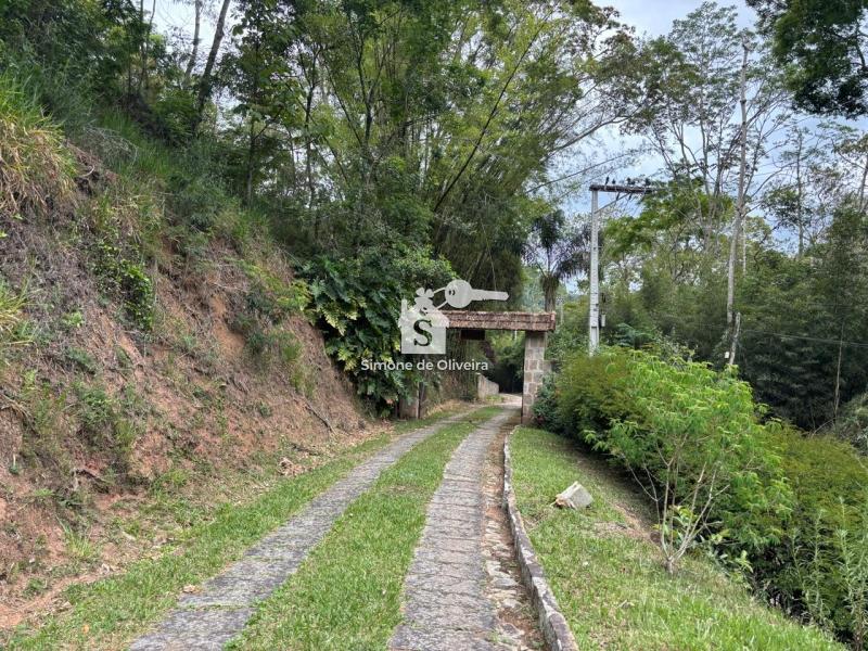 Comprar Casa em Itaipava, Petrópolis/RJ - Simone de Oliveira Imóveis