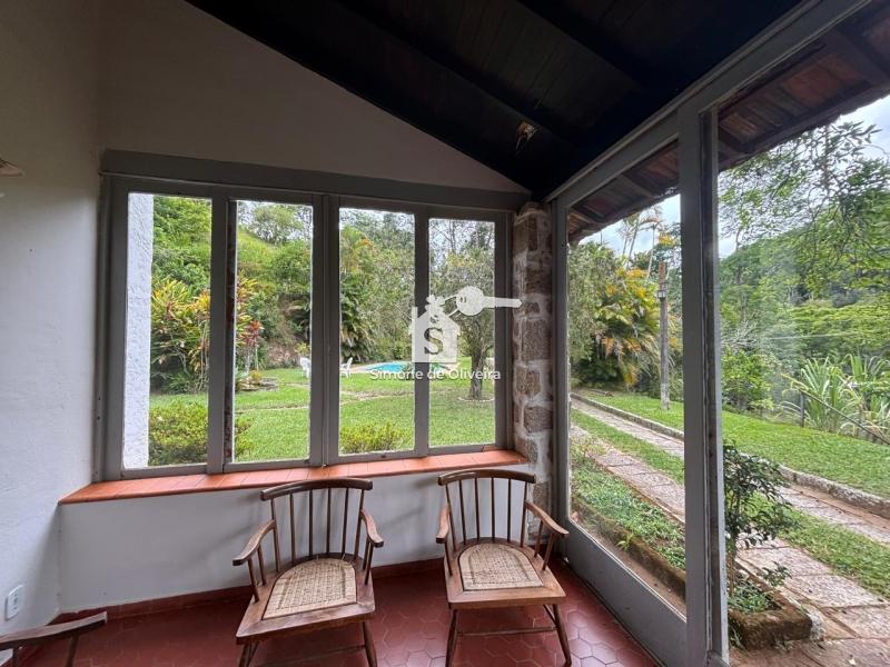 Comprar Casa em Itaipava, Petrópolis/RJ - Simone de Oliveira Imóveis