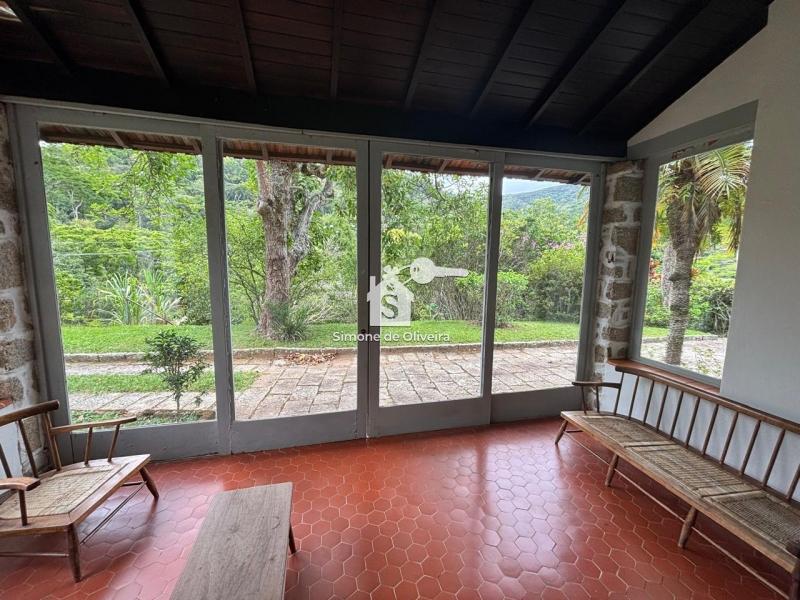 Comprar Casa em Itaipava, Petrópolis/RJ - Simone de Oliveira Imóveis