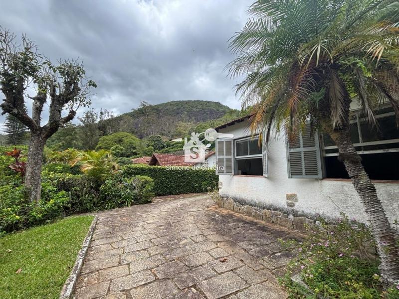 Comprar Casa em Itaipava, Petrópolis/RJ - Simone de Oliveira Imóveis