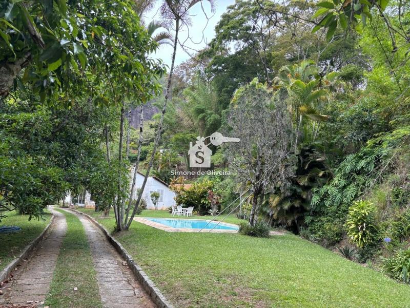 Comprar Casa em Itaipava, Petrópolis/RJ - Simone de Oliveira Imóveis