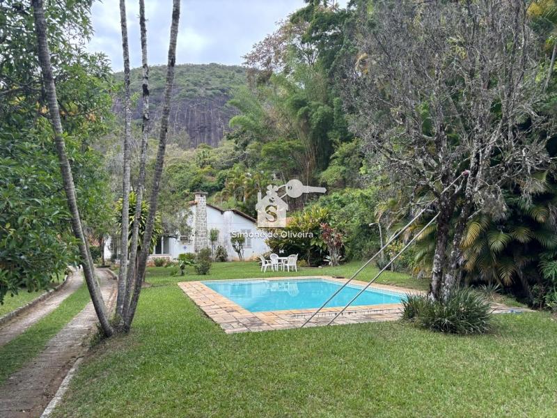 Comprar Casa em Itaipava, Petrópolis/RJ - Simone de Oliveira Imóveis
