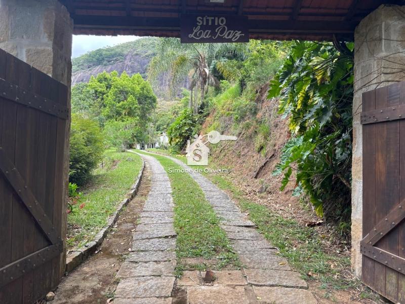 Comprar Casa em Itaipava, Petrópolis/RJ - Simone de Oliveira Imóveis
