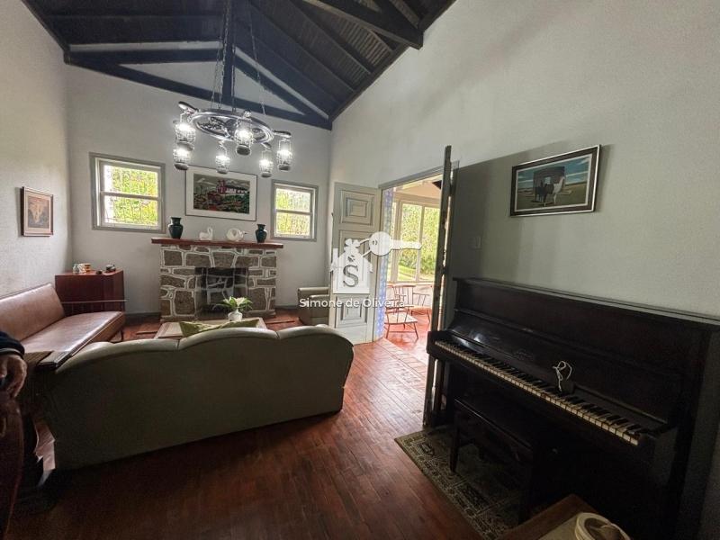 Comprar Casa em Itaipava, Petrópolis/RJ - Simone de Oliveira Imóveis