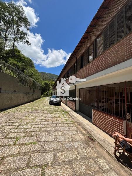 Alugar Casa em Itaipava, Petrópolis/RJ - Simone de Oliveira Imóveis