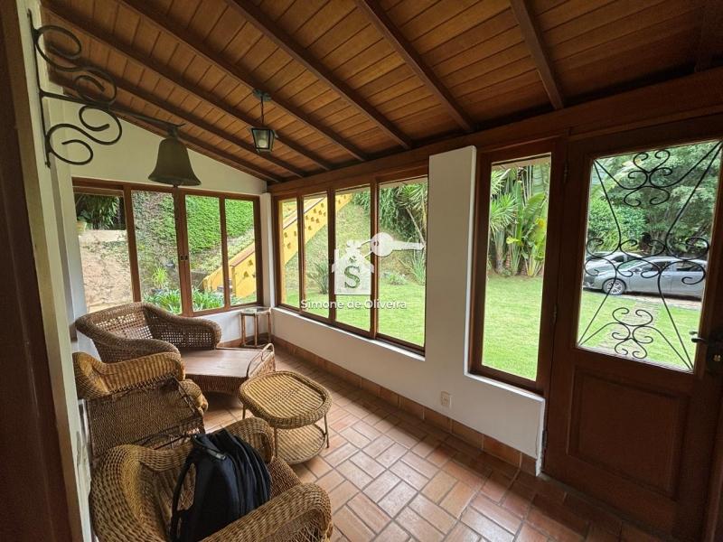 Comprar Casa em Itaipava, Petrópolis/RJ - Simone de Oliveira Imóveis
