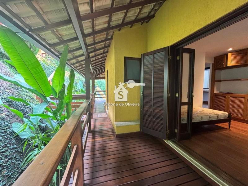 Comprar Casa em Itaipava, Petrópolis/RJ - Simone de Oliveira Imóveis