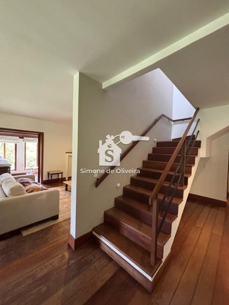 Comprar Casa em Itaipava, Petrópolis/RJ - Simone de Oliveira Imóveis