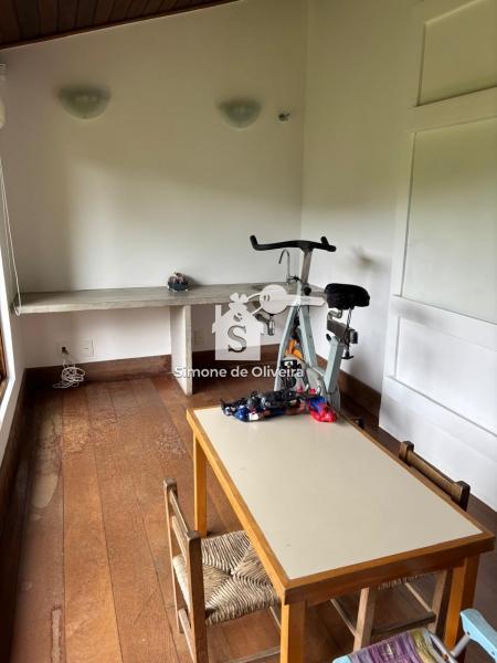 Comprar Casa em Itaipava, Petrópolis/RJ - Simone de Oliveira Imóveis