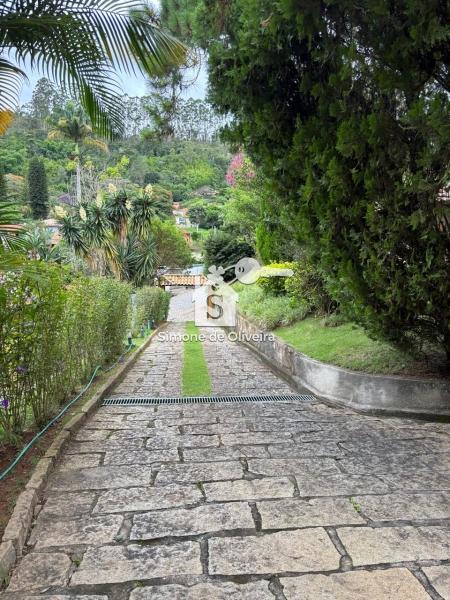 Comprar Casa em Itaipava, Petrópolis/RJ - Simone de Oliveira Imóveis
