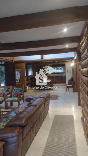 Comprar Casa em Itaipava, Petrópolis/RJ - Simone de Oliveira Imóveis