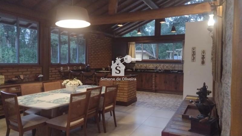 Comprar Casa em Itaipava, Petrópolis/RJ - Simone de Oliveira Imóveis