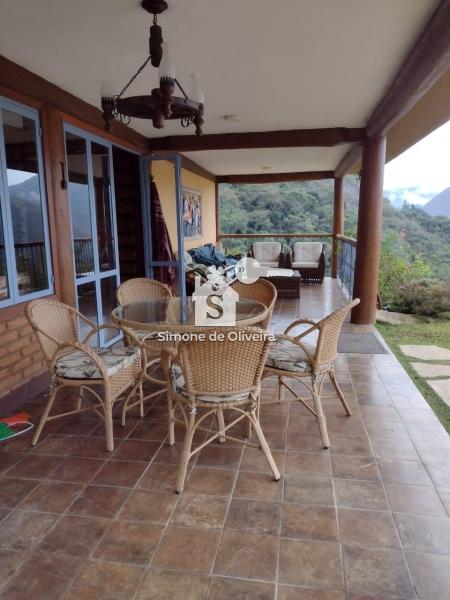 Comprar Casa em Itaipava, Petrópolis/RJ - Simone de Oliveira Imóveis