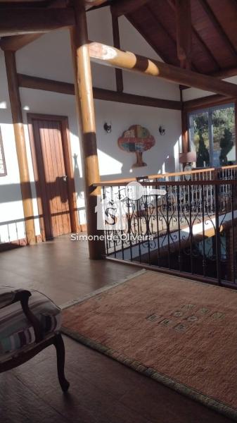 Comprar Casa em Itaipava, Petrópolis/RJ - Simone de Oliveira Imóveis