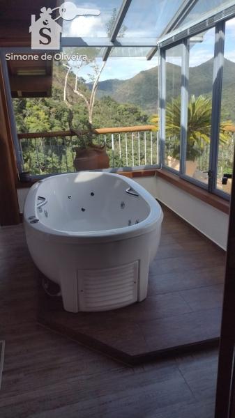 Comprar Casa em Itaipava, Petrópolis/RJ - Simone de Oliveira Imóveis
