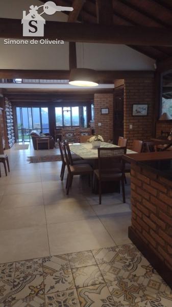 Comprar Casa em Itaipava, Petrópolis/RJ - Simone de Oliveira Imóveis