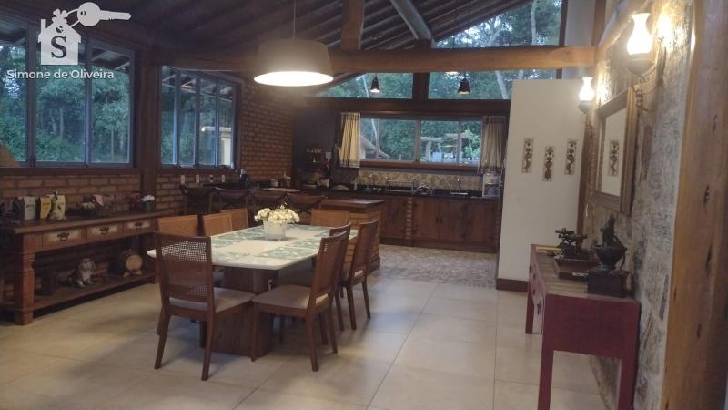 Comprar Casa em Itaipava, Petrópolis/RJ - Simone de Oliveira Imóveis