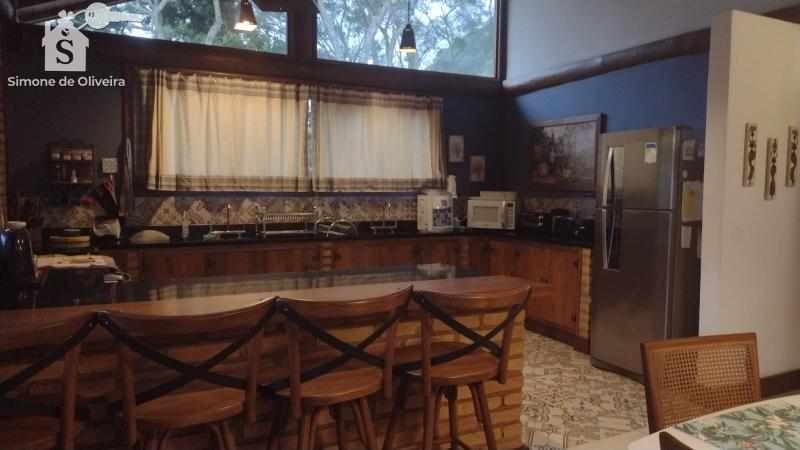 Comprar Casa em Itaipava, Petrópolis/RJ - Simone de Oliveira Imóveis