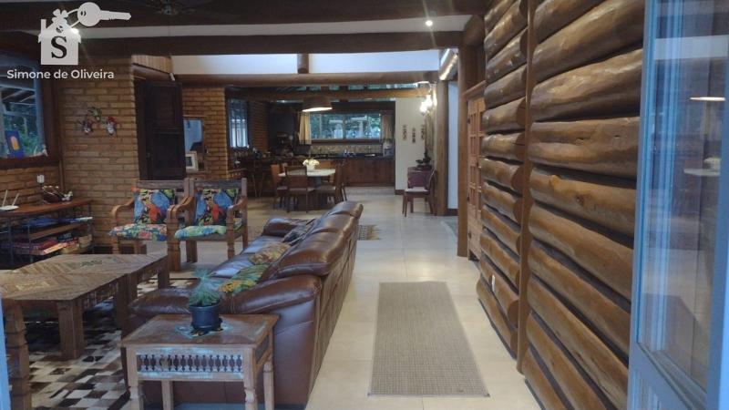 Comprar Casa em Itaipava, Petrópolis/RJ - Simone de Oliveira Imóveis