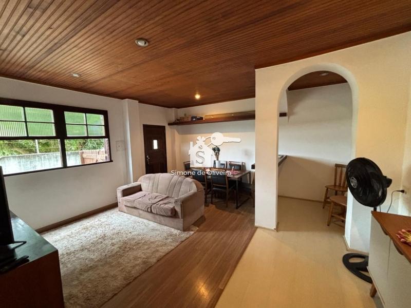Comprar Casa em Itaipava, Petrópolis/RJ - Simone de Oliveira Imóveis