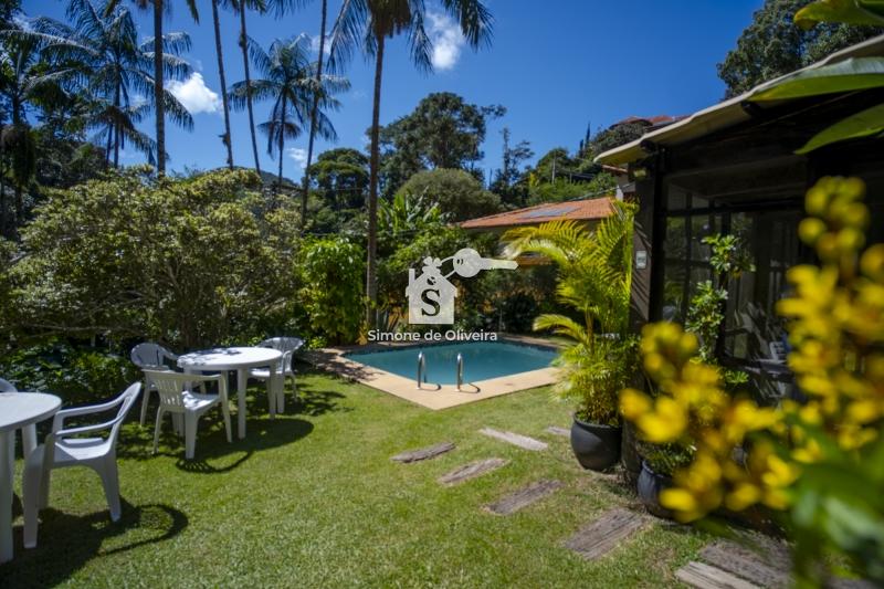 Comprar Casa em Itaipava, Petrópolis/RJ - Simone de Oliveira Imóveis