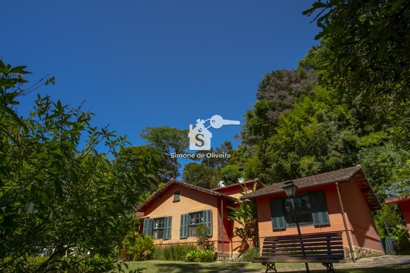 Comprar Casa em Itaipava, Petrópolis/RJ - Simone de Oliveira Imóveis