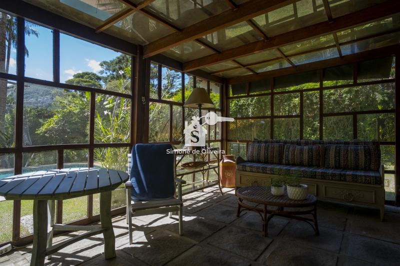 Comprar Casa em Itaipava, Petrópolis/RJ - Simone de Oliveira Imóveis