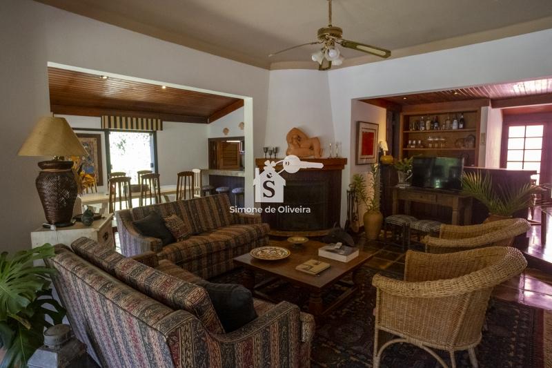 Comprar Casa em Itaipava, Petrópolis/RJ - Simone de Oliveira Imóveis