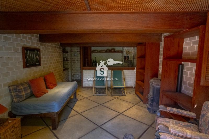 Comprar Casa em Itaipava, Petrópolis/RJ - Simone de Oliveira Imóveis