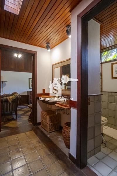Comprar Casa em Itaipava, Petrópolis/RJ - Simone de Oliveira Imóveis