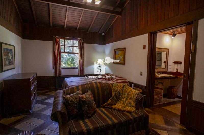 Comprar Casa em Itaipava, Petrópolis/RJ - Simone de Oliveira Imóveis