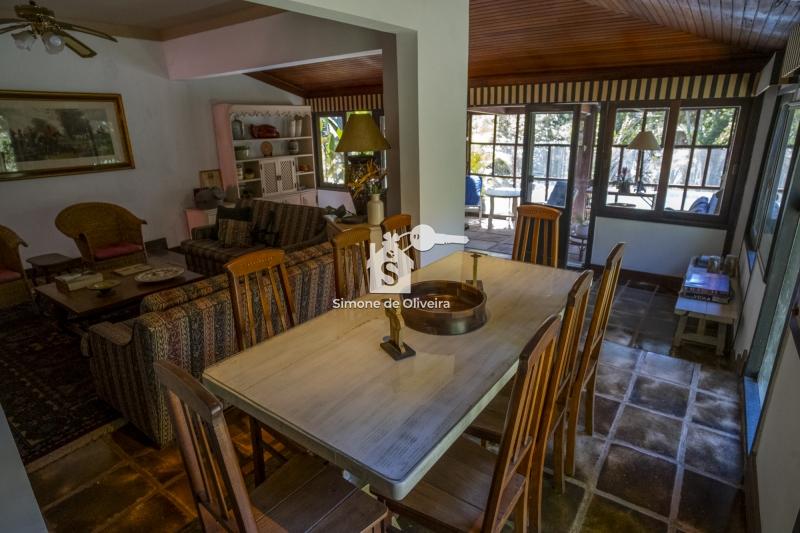 Comprar Casa em Itaipava, Petrópolis/RJ - Simone de Oliveira Imóveis