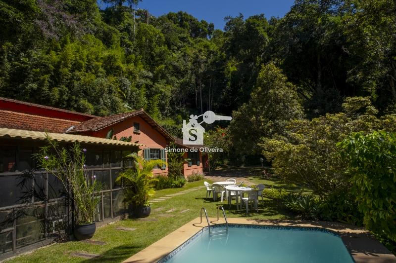 Comprar Casa em Itaipava, Petrópolis/RJ - Simone de Oliveira Imóveis