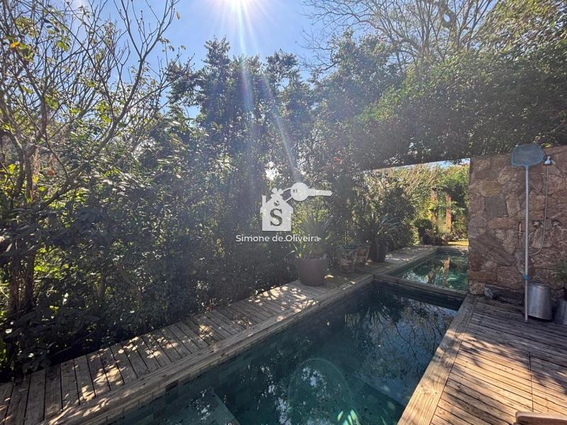 Comprar Casa em Pedro do Rio, Petrópolis/RJ - Simone de Oliveira Imóveis