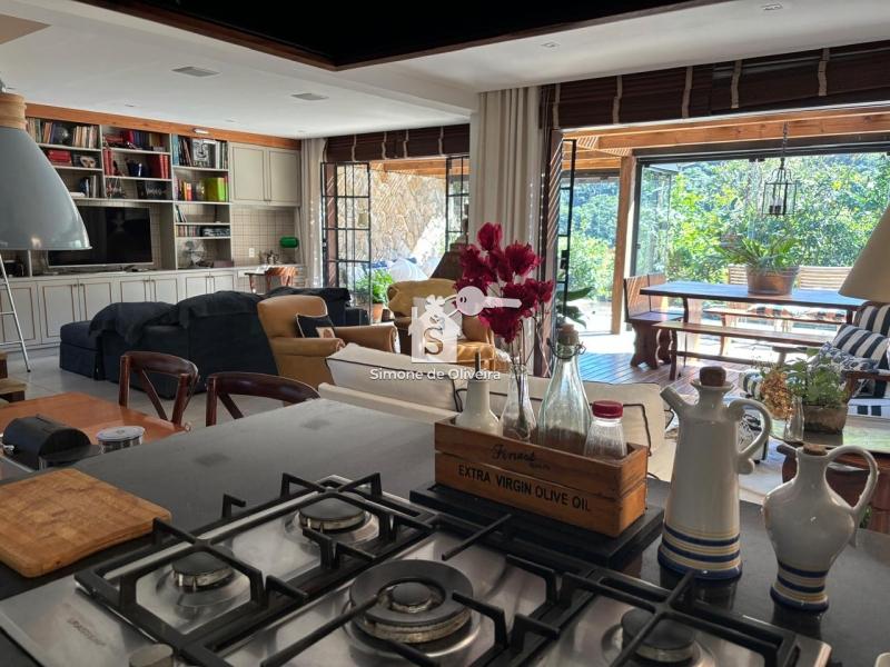 Comprar Casa em Pedro do Rio, Petrópolis/RJ - Simone de Oliveira Imóveis