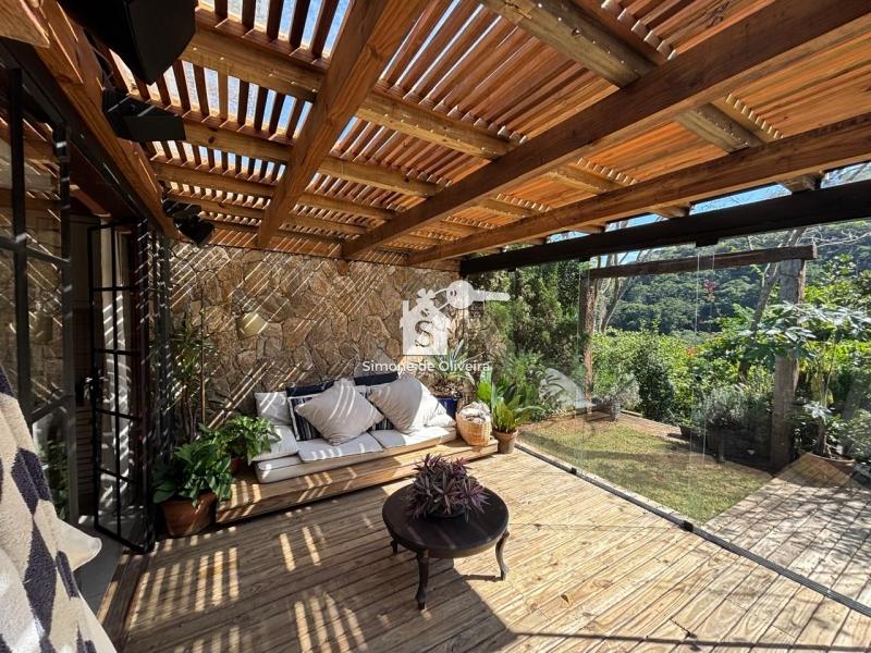 Comprar Casa em Pedro do Rio, Petrópolis/RJ - Simone de Oliveira Imóveis